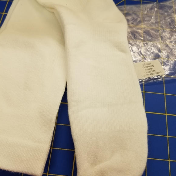 Compression Socks Closed Toe XLarge 15-20 mmHg - Picture 3 of 7